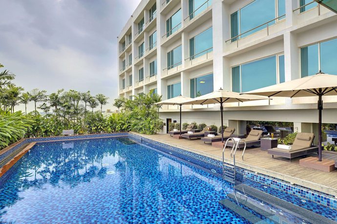 Imagen de la piscina del Hotel Radisson Blu Bengaluru Outer Ring Road. Foto 20
