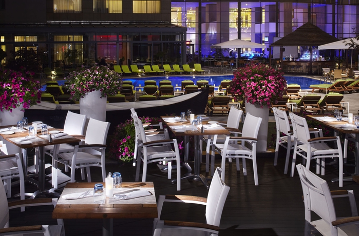 Imagen del bar/restaurante del Hotel Radisson Blu Bucharest. Foto 3