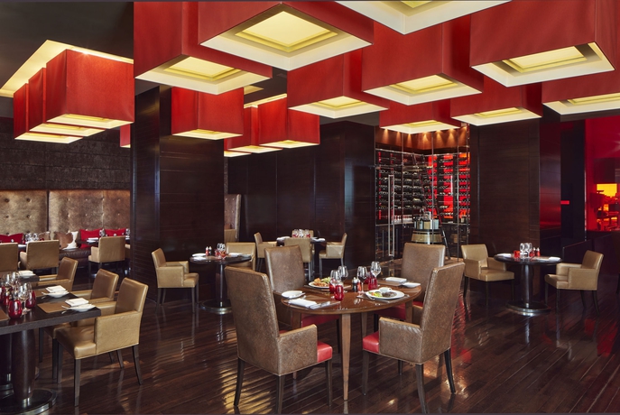 Imagen del bar/restaurante del Hotel Radisson Blu Bucharest. Foto 4