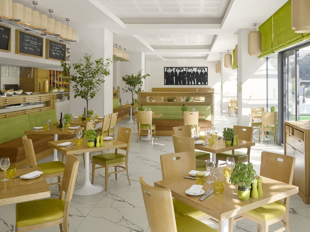 Imagen del bar/restaurante del Hotel Radisson Blu Bucharest. Foto 5