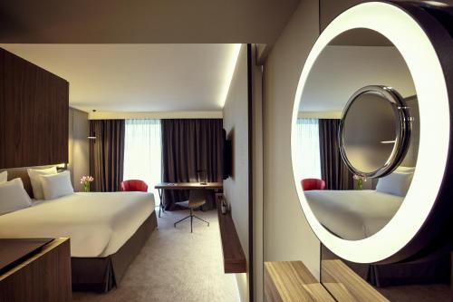 Imagen de la habitación del Hotel Radisson Blu CDG Airport Terminal. Foto 14