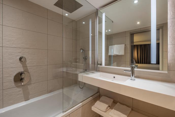 Imagen de la habitación del Hotel Radisson Blu CDG Airport Terminal Hotel, Paris. Foto 12