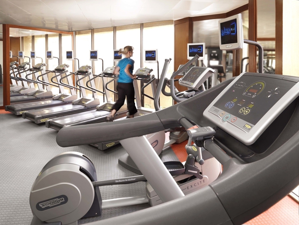 Imagen de los interiores del Hotel Radisson Blu , Dubai Deira Creek. Foto 15