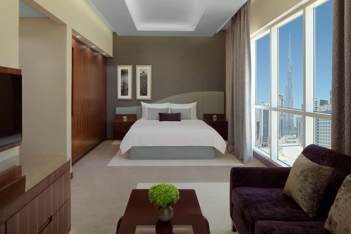 Imagen de la habitación del Hotel Radisson Blu Dubai Waterfront. Foto 2
