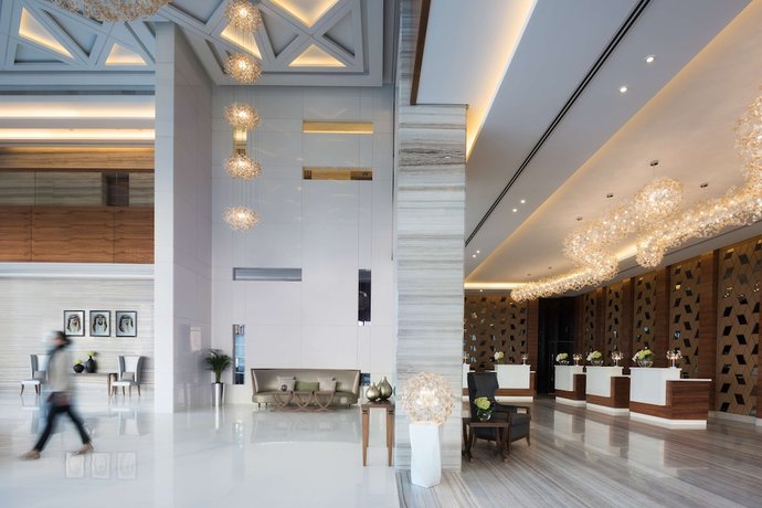 Imagen de los interiores del Hotel Radisson Blu Dubai Waterfront. Foto 17
