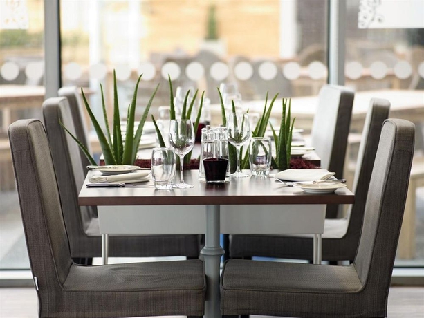 Imagen del bar/restaurante del Hotel Radisson Blu East Midlands Airport. Foto 2