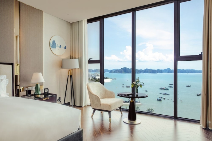 Imagen de la habitación del Hotel Radisson Blu Ha Long Bay. Foto 13