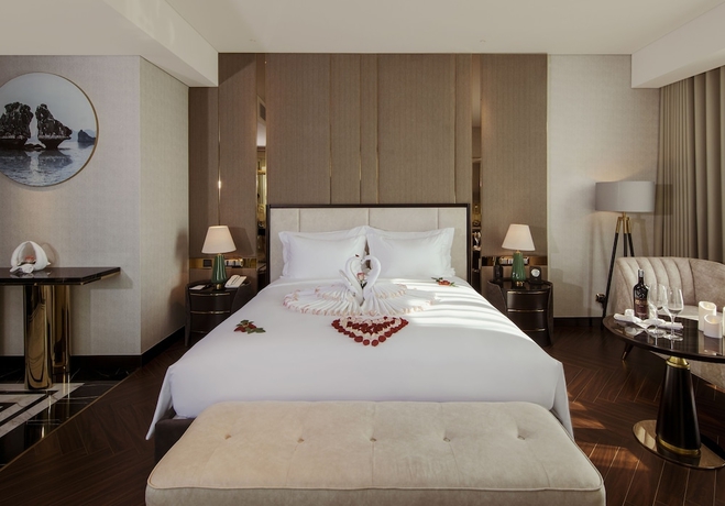 Imagen de la habitación del Hotel Radisson Blu Ha Long Bay. Foto 15