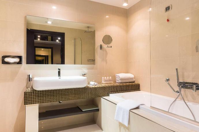 Imagen de la habitación del Hotel Radisson Blu Hotel N'djamena. Foto 10