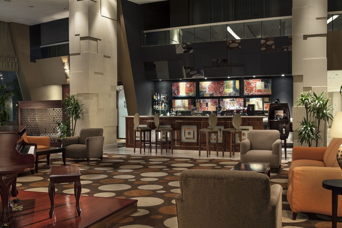 Imagen del bar/restaurante del Hotel Radisson Blu Hotel & Convention Center, Alexandria. Foto 2