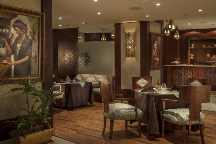 Imagen del bar/restaurante del Hotel Radisson Blu Hotel & Convention Center, Alexandria. Foto 5