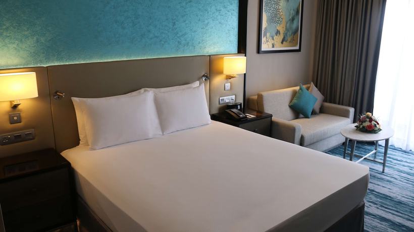 Imagen de la habitación del Hotel Radisson Blu Hotel & Resort, Al Ain. Foto 5