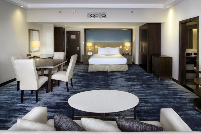 Imagen de la habitación del Hotel Radisson Blu Hotel & Resort, Al Ain. Foto 6