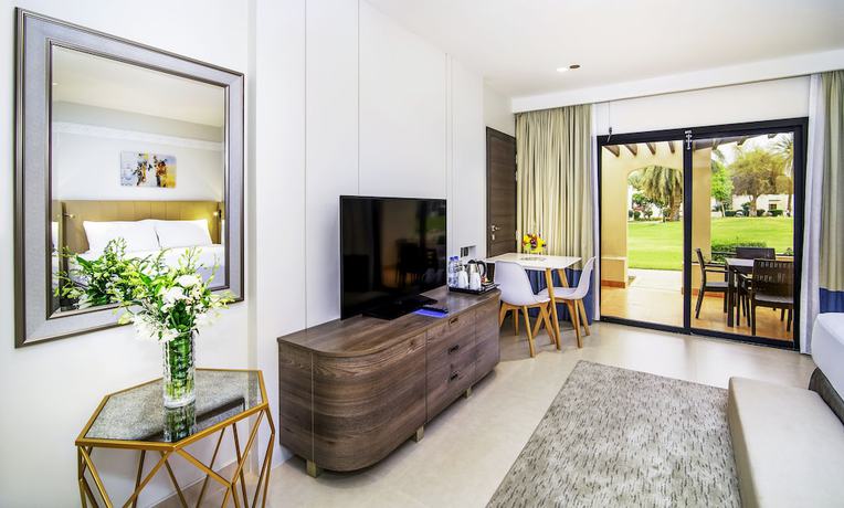 Imagen de la habitación del Hotel Radisson Blu Hotel & Resort, Al Ain. Foto 11