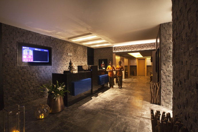 Imagen de la piscina del Hotel Radisson Blu , Istanbul Sisli. Foto 15