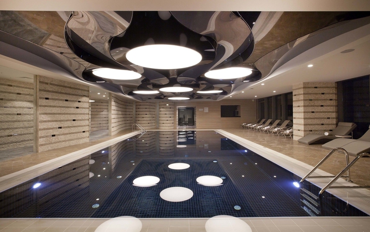 Imagen de la piscina del Hotel Radisson Blu , Istanbul Sisli. Foto 16
