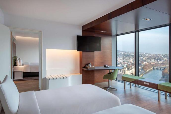 Imagen de la habitación del Hotel Radisson Blu Iveria. Foto 8