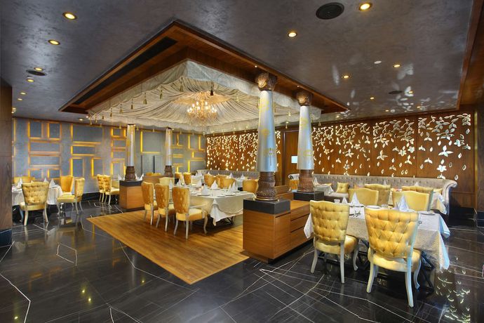 Imagen del bar/restaurante del Hotel Radisson Blu Jammu. Foto 3