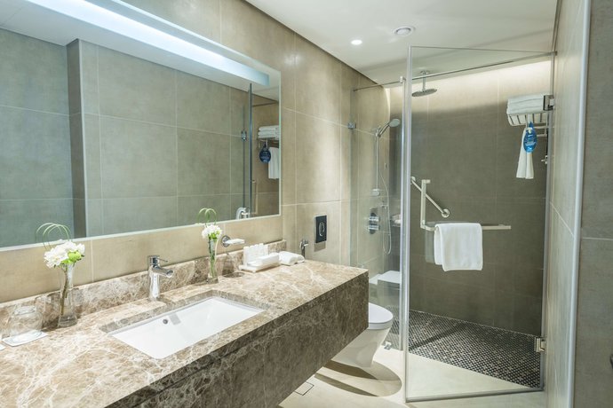 Imagen de la habitación del Hotel Radisson Blu Jeddah Corniche. Foto 12