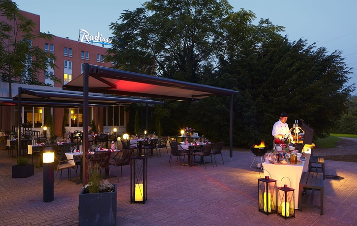 Imagen de los exteriores del Hotel Radisson Blu , Karlsruhe. Foto 13