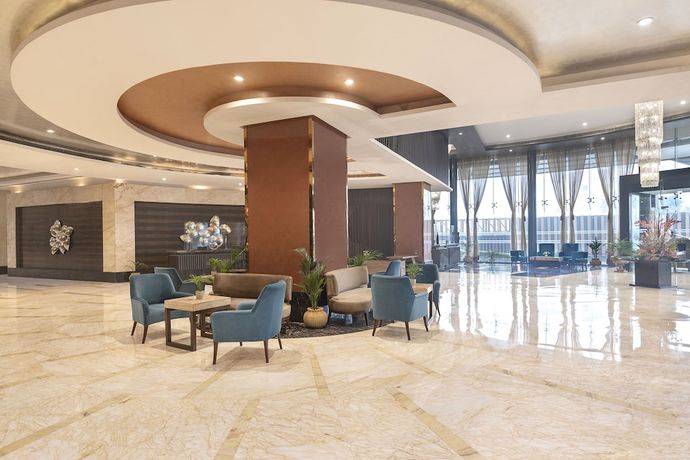 Imagen de los interiores del Hotel Radisson Blu Kaushambi Delhi Ncr. Foto 12