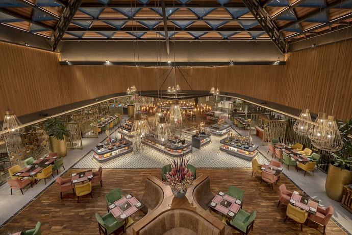 Imagen del bar/restaurante del Hotel Radisson Blu Kaushambi Delhi Ncr. Foto 2