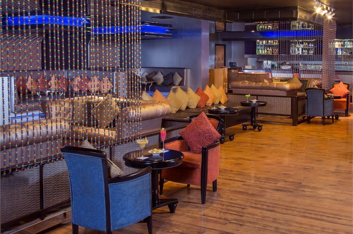 Imagen del bar/restaurante del Hotel Radisson Blu Kochi. Foto 6