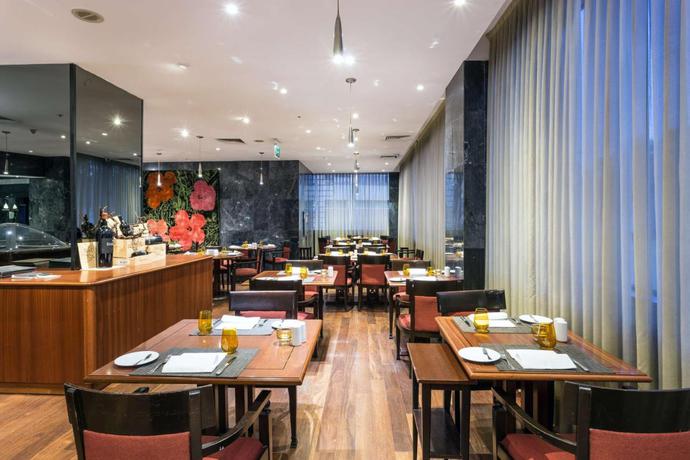 Imagen del bar/restaurante del Hotel Radisson Blu Lisboa. Foto 5