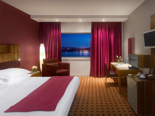 Imagen de la habitación del Hotel Radisson Blu Liverpool. Foto 11