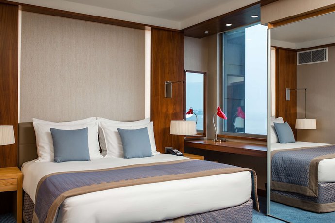 Imagen de la habitación del Hotel Radisson Blu M'Bamou Palace. Foto 9