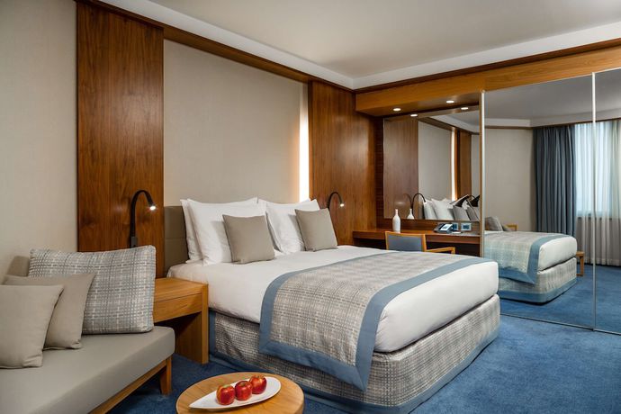 Imagen de la habitación del Hotel Radisson Blu M'Bamou Palace Hotel. Foto 8