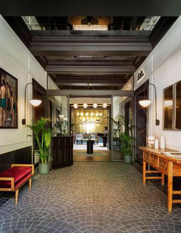 Imagen de los interiores del Hotel Radisson Blu Madrid Prado. Foto 20