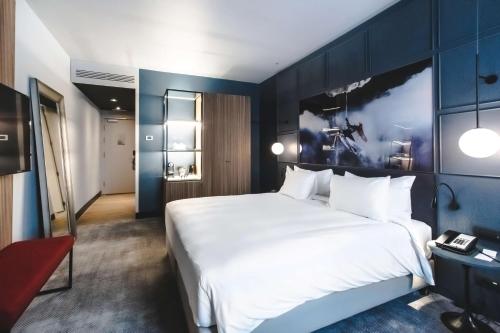 Imagen de la habitación del Hotel Radisson Blu Madrid Prado. Foto 12