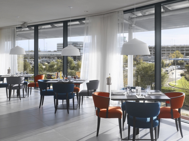 Imagen del bar/restaurante del Hotel Radisson Blu Manchester, Airport. Foto 4