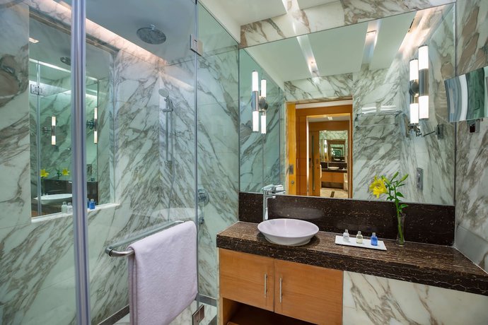 Imagen de la habitación del Hotel Radisson Blu Marina Connaught Place. Foto 12