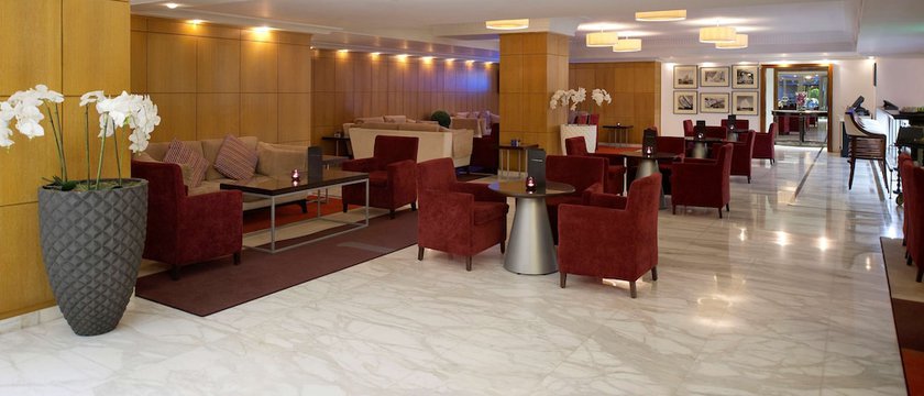 Imagen de los interiores del Hotel Radisson Blu Martinez , Beirut. Foto 14