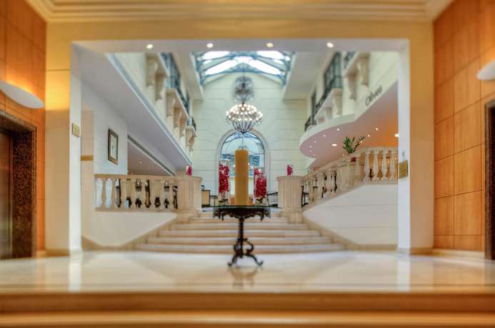 Imagen de los interiores del Hotel Radisson Blu Martinez , Beirut. Foto 19