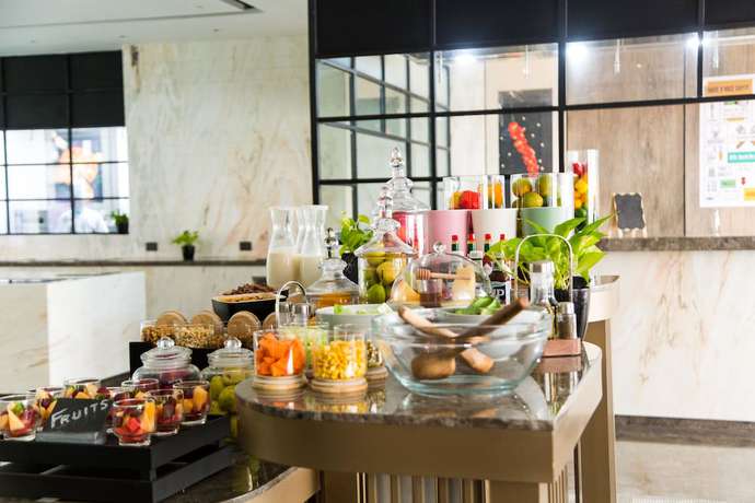 Imagen del bar/restaurante del Hotel Radisson Blu Mumbai International Airport. Foto 7