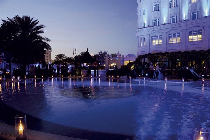 Imagen de la piscina del Hotel Radisson Blu , Muscat. Foto 16