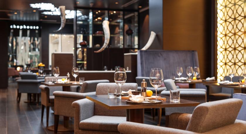 Imagen del bar/restaurante del Hotel Radisson Blu Nairobi Upper Hill. Foto 3