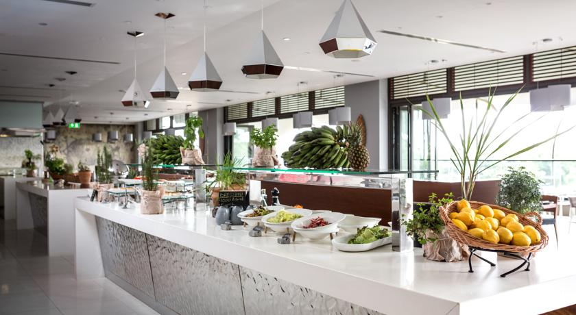 Imagen del bar/restaurante del Hotel Radisson Blu Nairobi Upper Hill. Foto 8