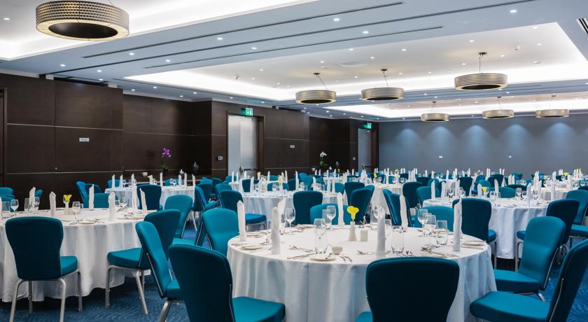 Imagen del bar/restaurante del Hotel Radisson Blu Nairobi Upper Hill. Foto 9