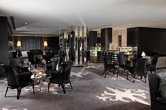 Imagen del bar/restaurante del Hotel Radisson Blu New Delhi Paschim Vihar. Foto 2