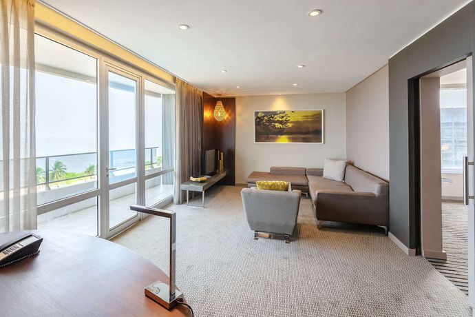 Imagen de la habitación del Hotel Radisson Blu Okoume Palace, Libreville. Foto 9