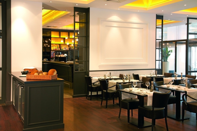 Imagen del bar/restaurante del Hotel Radisson Blu Palace , Spa. Foto 2