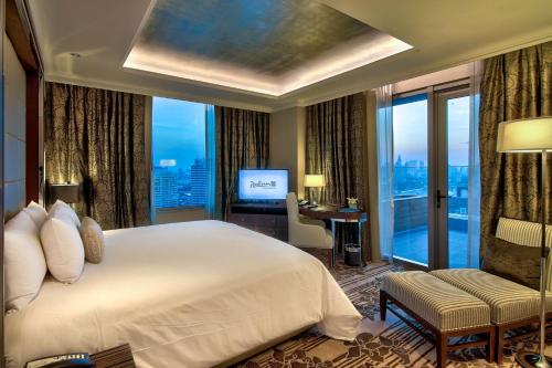 Imagen de la habitación del Hotel Radisson Blu Plaza Bangkok. Foto 15