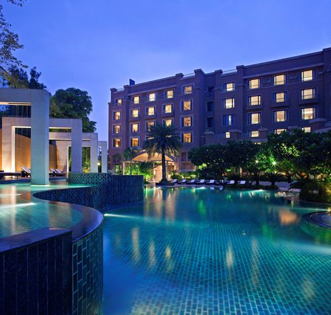 Imagen de la piscina del Hotel Radisson Blu Plaza Delhi Airport. Foto 18