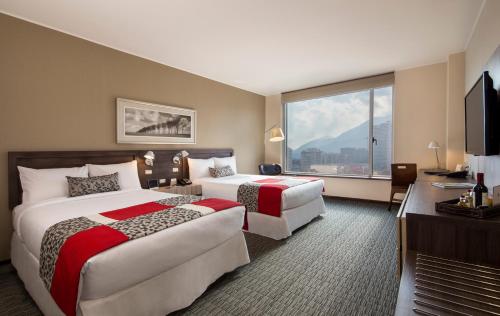 Imagen de la habitación del Hotel Radisson Blu Plaza El Bosque Santiago. Foto 5