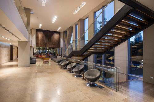 Imagen de los interiores del Hotel Radisson Blu Plaza El Bosque Santiago. Foto 8