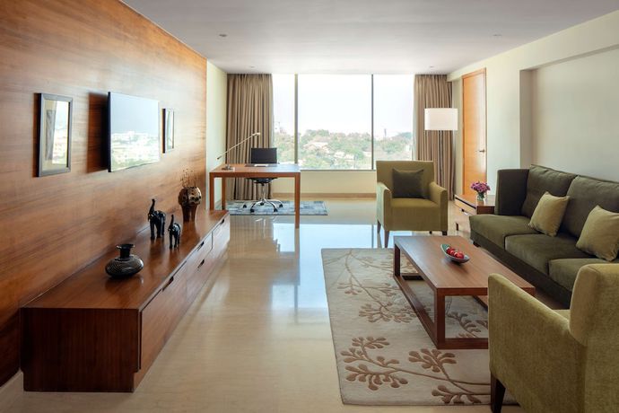 Imagen de la habitación del Hotel Radisson Blu Plaza Hyderabad Banjara Hills. Foto 7